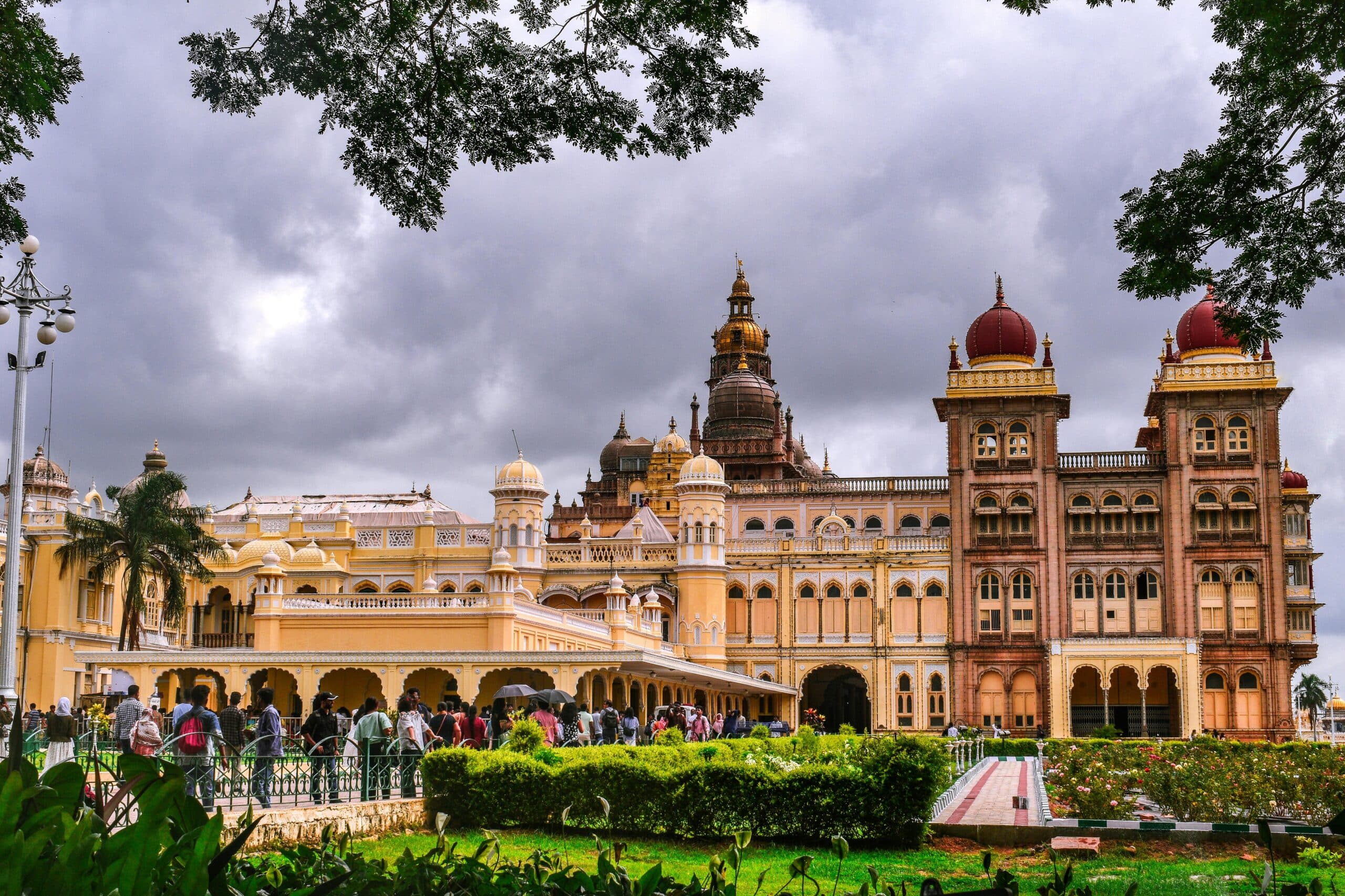 Safe luxury travel destinations in India for women travelers