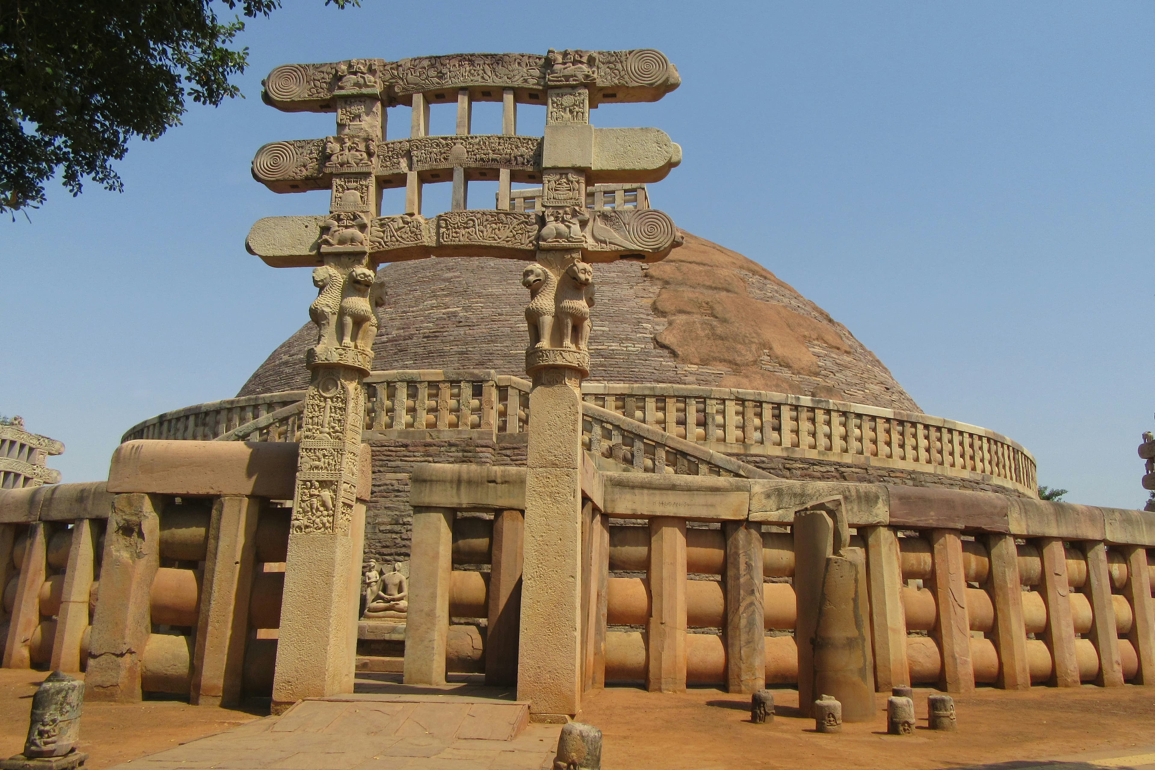 Sanchi Stupa - Buddhist monument with Ashoka pillar and UNESCO heritage