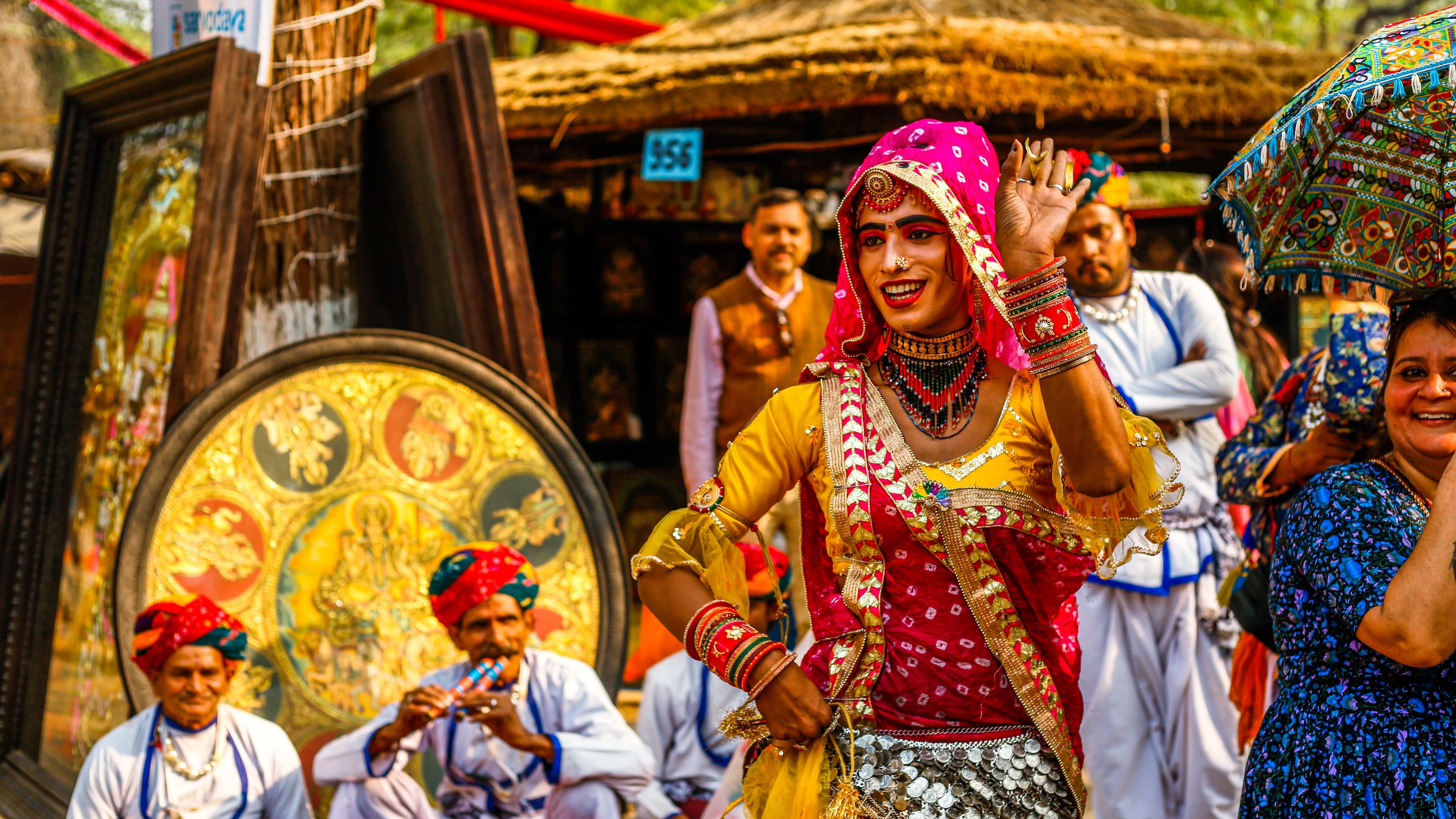 Cultural etiquette for women travelers in India - respectful travel tips for female tourists