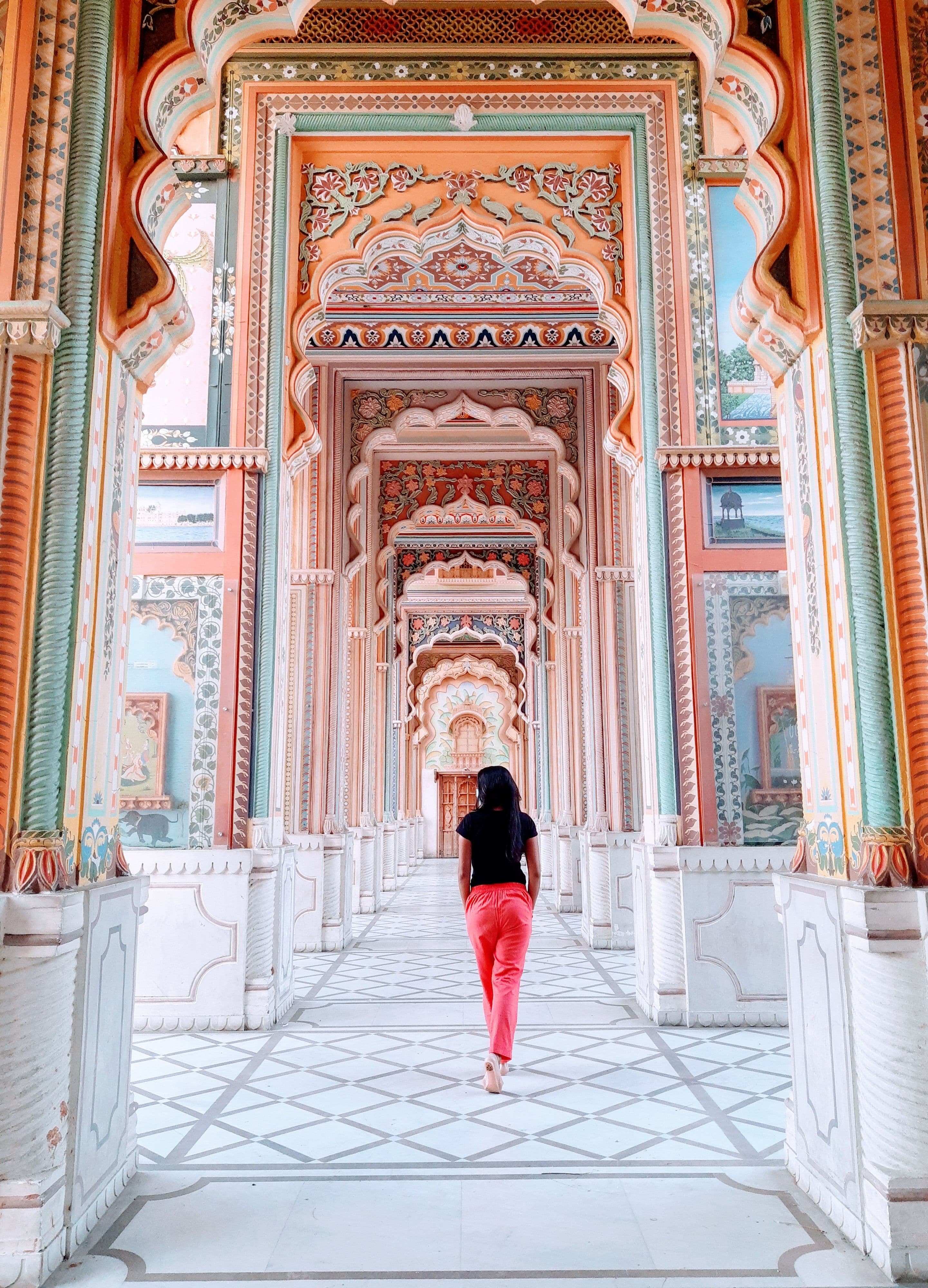 Luxury travel tips for female travellers - private tours and premium heritage stays in India