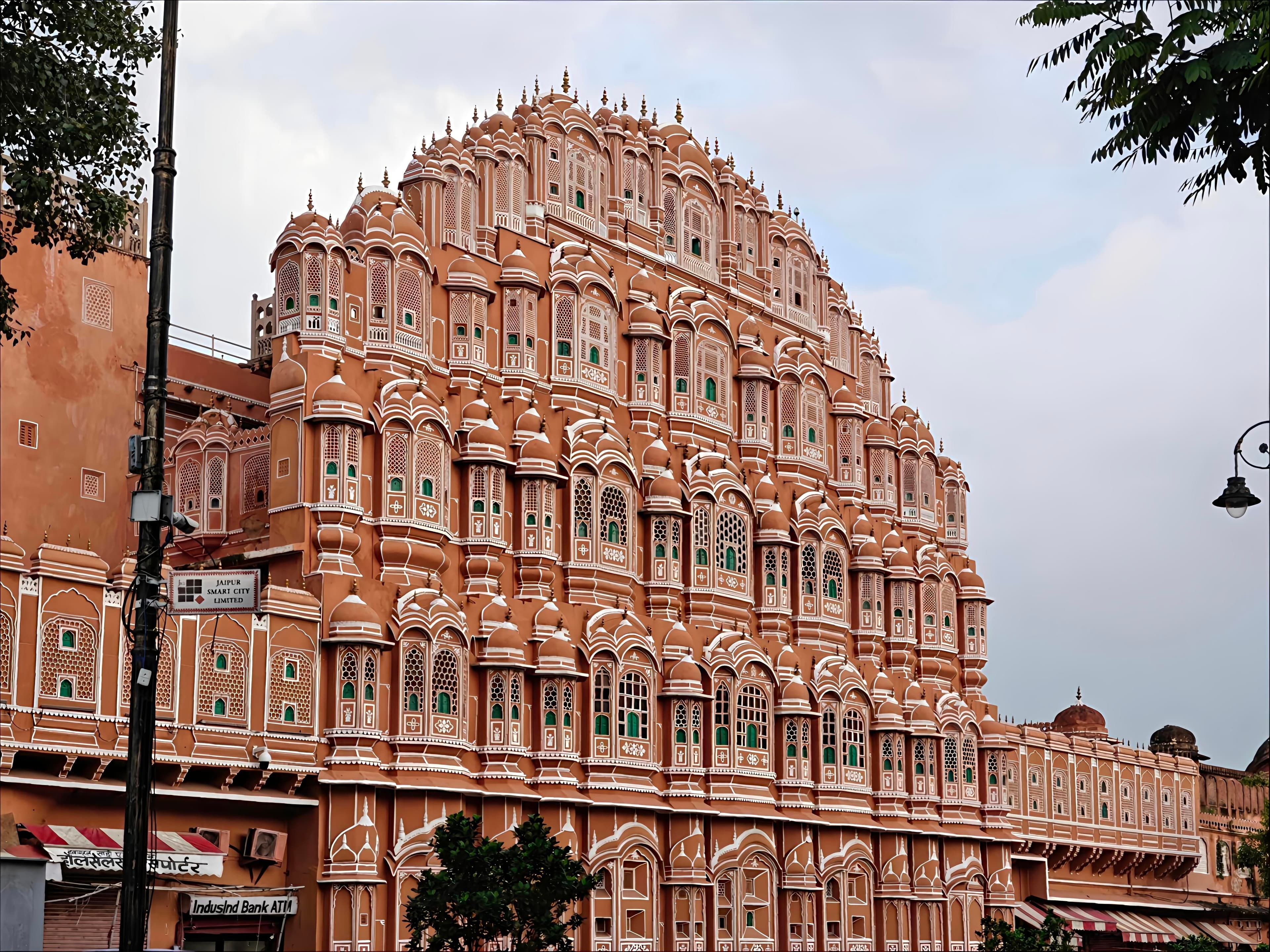 Rajasthan heritage circuit - Jaipur Udaipur and palaces for women travellers