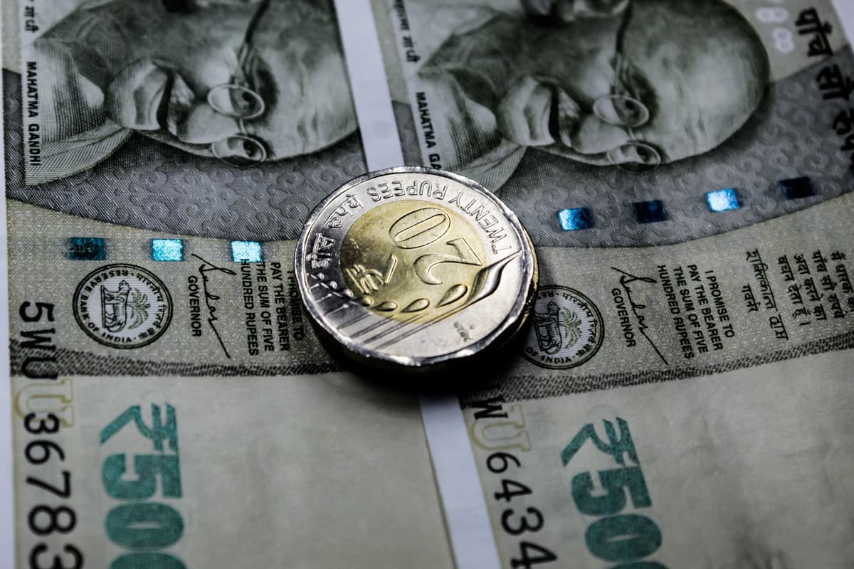 India Currency Guide 2026: Cash, Cards, ATMs & UPI for Tourists