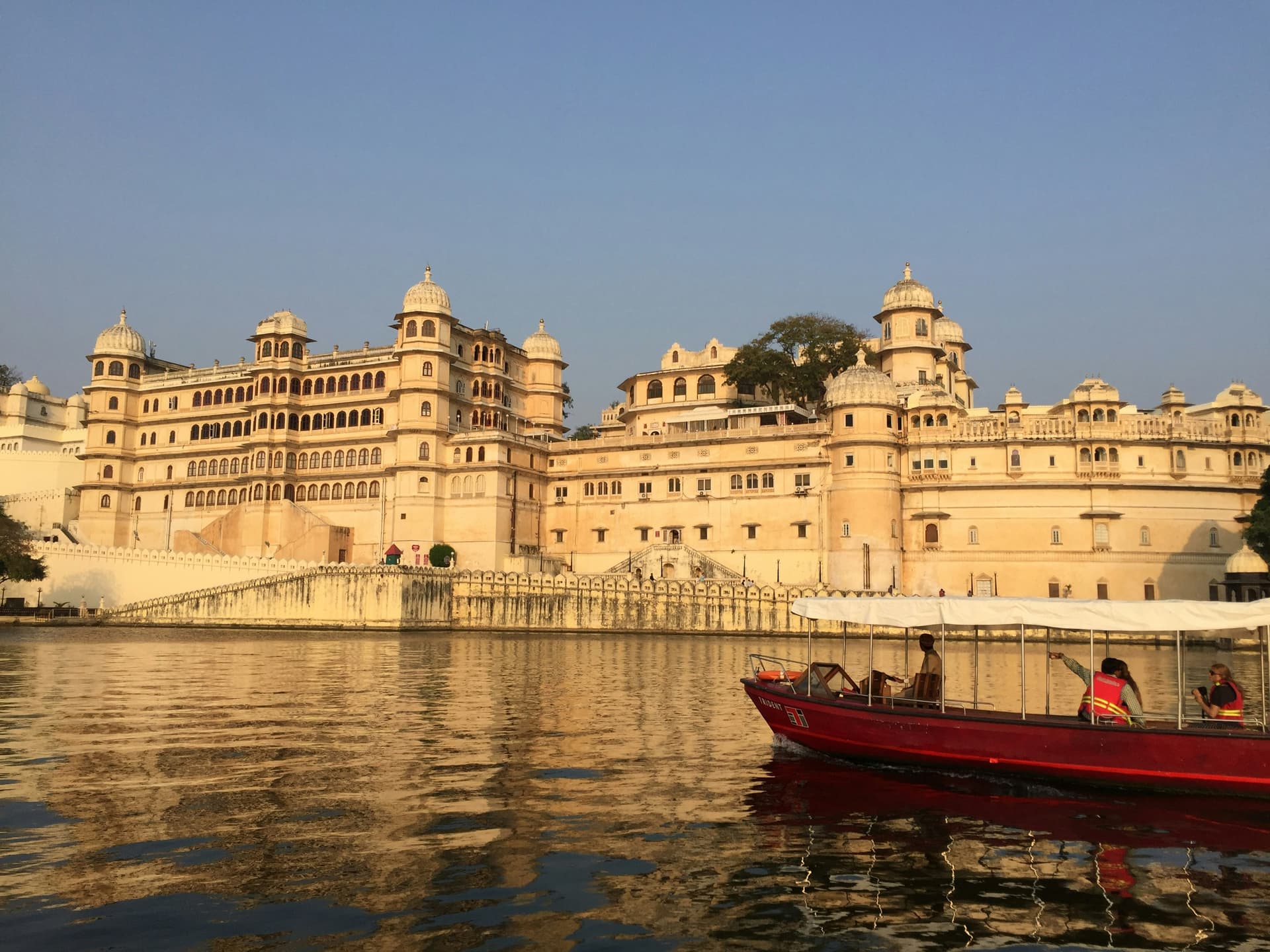 Udaipur Travel Guide: The City of Lakes