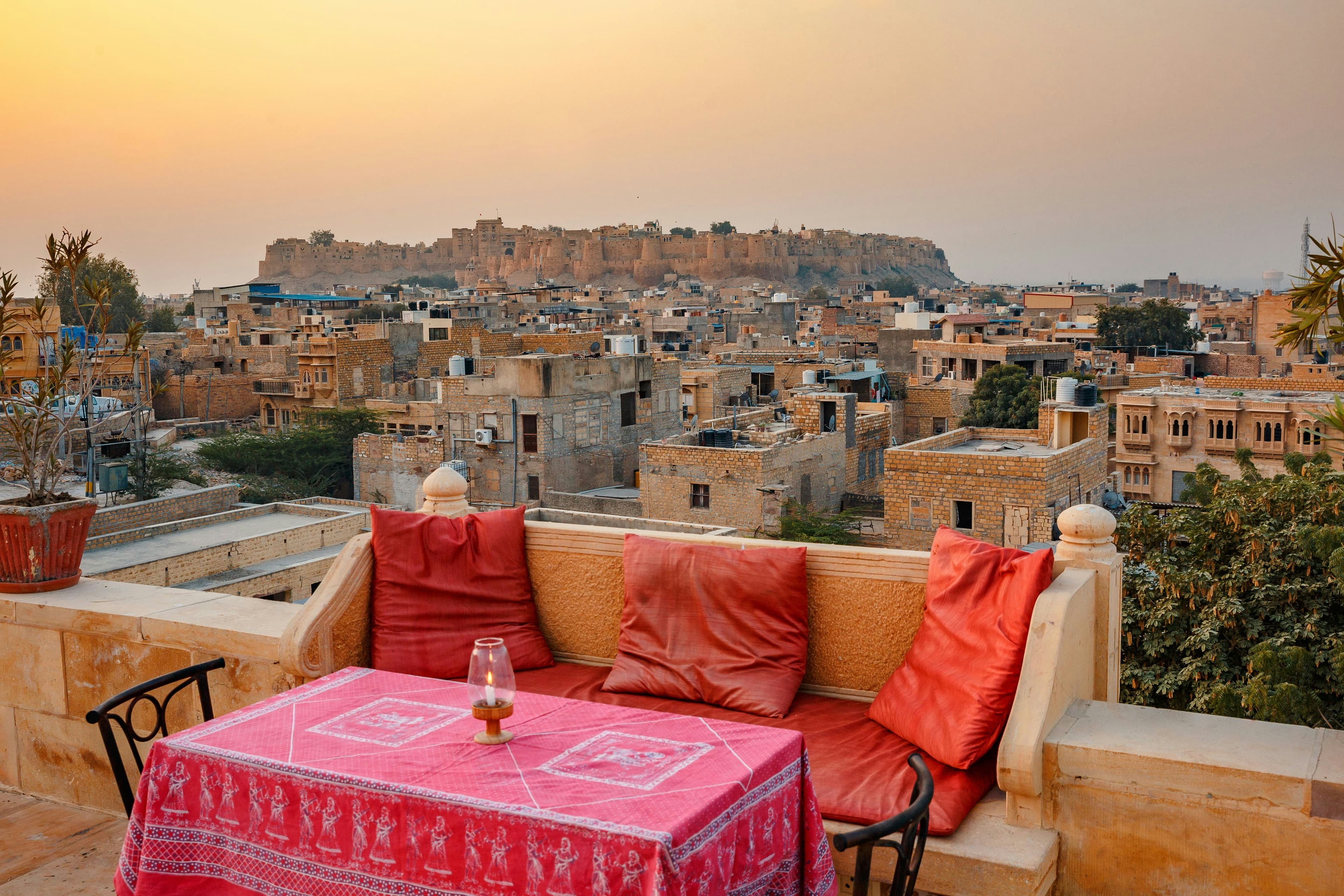 Jaisalmer Golden City travel guide - Jaisalmer Fort desert and Sam Sand Dunes