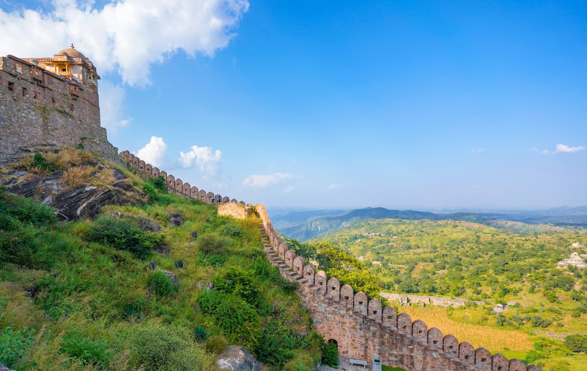 Kumbhalgarh Travel Guide: Forts, Forests & Mountain Luxury